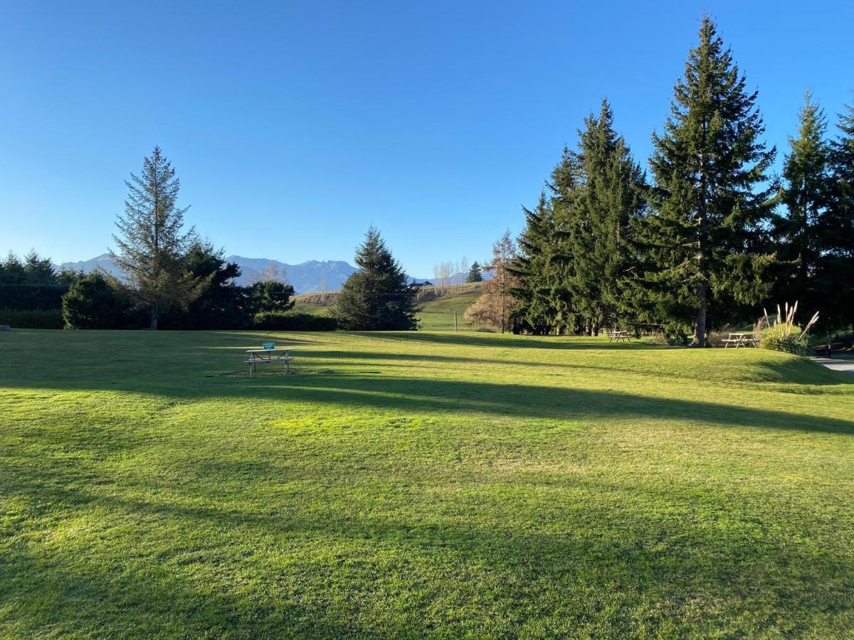 Mt Aspiring Holiday Park Wanaka Exterior foto