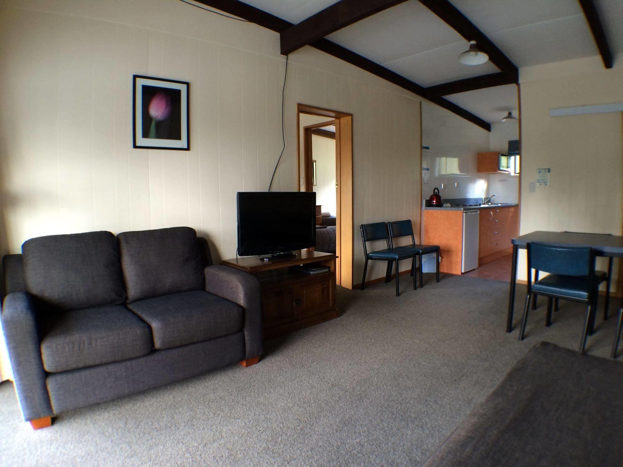 Mt Aspiring Holiday Park Wanaka Exterior foto